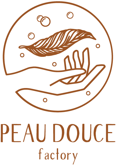 [Jeu] Suite d'images !  - Page 28 Logo-peaudoucefactory-navbar